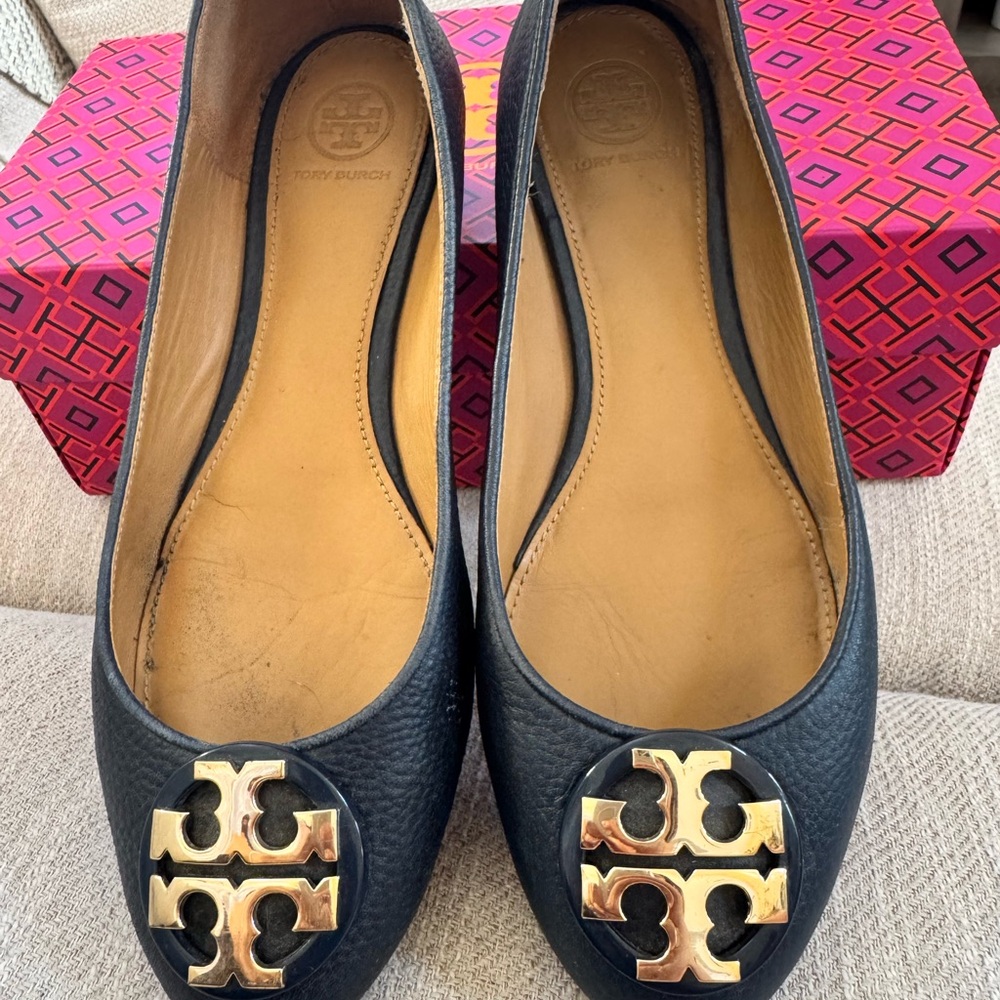 Tory Burch navy blue  and Gold Logo Flats size 7